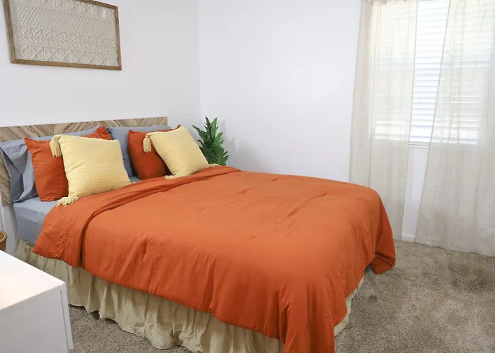 3 Bedroom House With Garage * Tallahassee