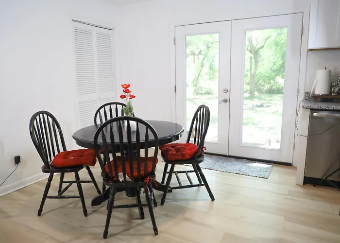 3 Bedroom House With Garage Ferienhaus *