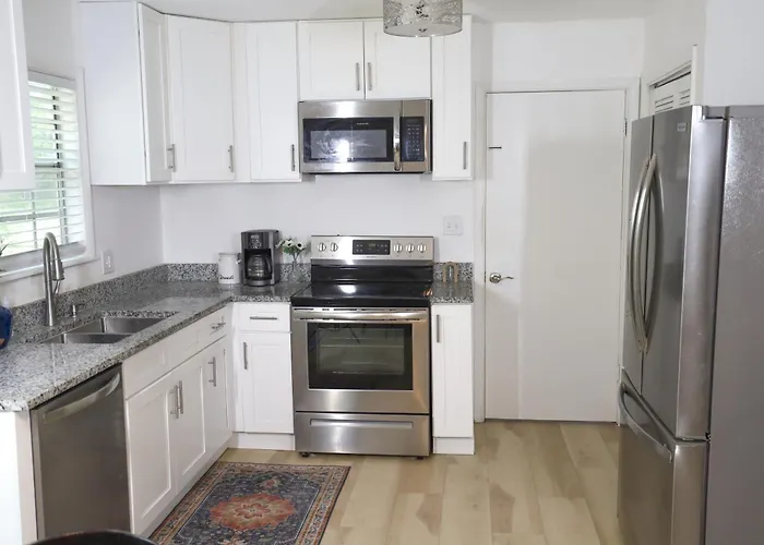 3 Bedroom House With Garage *
