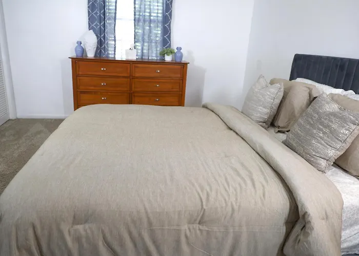 3 Bedroom House With Garage * Tallahassee